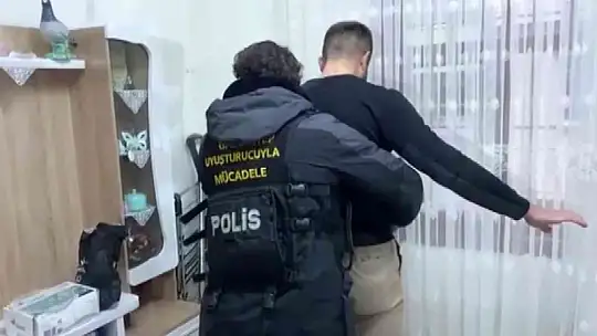 Gaziantep'te uyuşturucuyu özendiren paylaşım yapanlara operasyon: 5 gözaltı