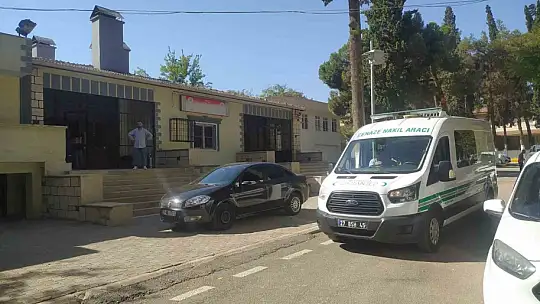Gaziantep'te üzerine cam düşen berber çırağı hayatını kaybetti