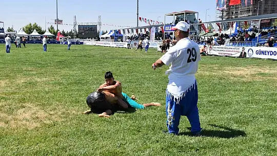 Gaziantep'te yağlı güreş müsabakaları başladı