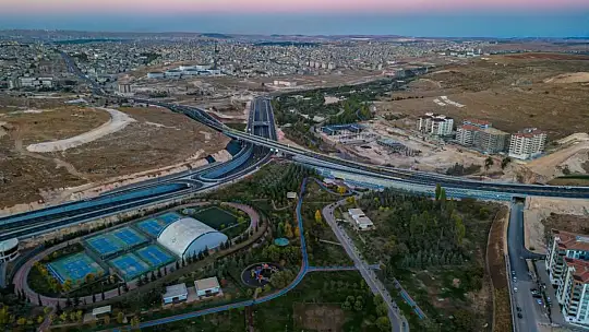 Gaziantep'te yapılan 3 katlı akıllı kavşağı Cumhurbaşkanı Erdoğan hizmete açacak