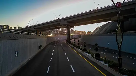 Gaziantep'te yapılan 3 katlı akıllı kavşağı Cumhurbaşkanı Erdoğan hizmete açacak