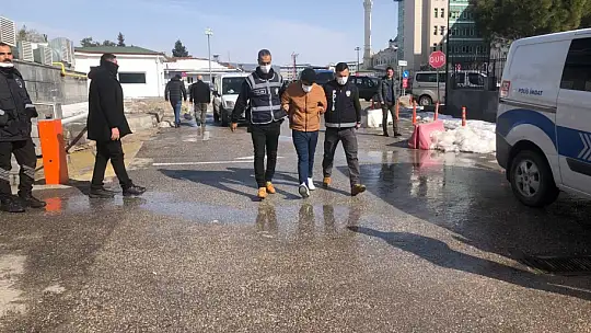 Gaziantep'te yarım kilo altın çalan soygunculardan biri yakalandı