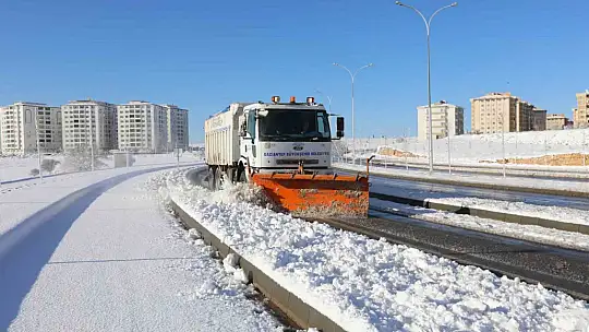Gaziantep'te yoğun karla mücadele
