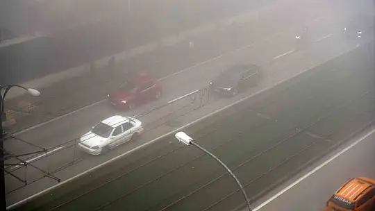 Gaziantep'te yoğun siste görüş mesafesi 25 metreye kadar düştü