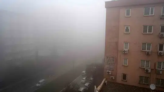 Gaziantep'te yoğun siste görüş mesafesi 25 metreye kadar düştü