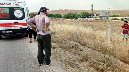 Gaziantep'te yoldan çıkan otomobil tarlaya uçtu: 1 yaralı