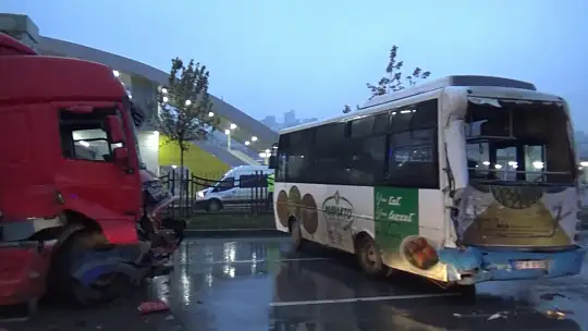 Gaziantep'te zincirleme trafik kazası: 17 yaralı