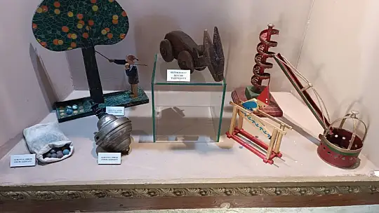 Gaziantep'teki 300 yıllık oyuncak tavşan ilgi görüyor
