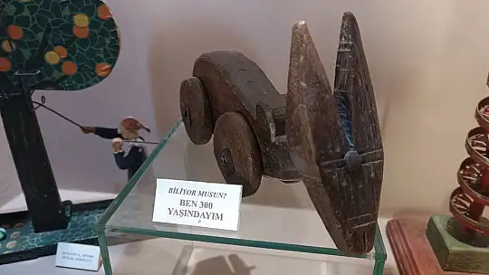 Gaziantep'teki 300 yıllık oyuncak tavşan ilgi görüyor