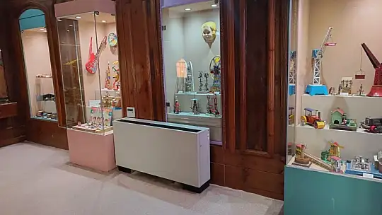 Gaziantep'teki 300 yıllık oyuncak tavşan ilgi görüyor