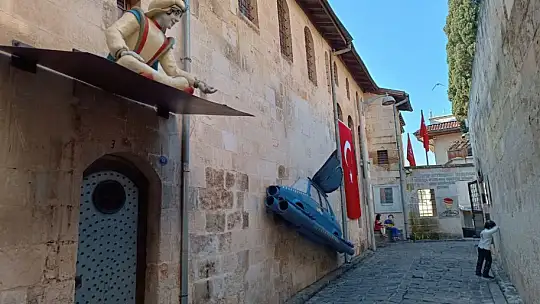 Gaziantep'teki 300 yıllık oyuncak tavşan ilgi görüyor