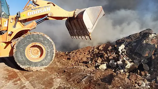 Gaziantep'teki depo yangını 6 saatte kontrol altına alındı