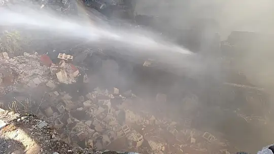Gaziantep'teki depo yangını 6 saatte kontrol altına alındı