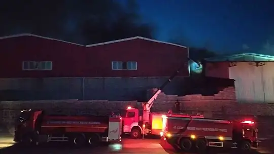 Gaziantep'teki fabrika yangını 4 saatte kontrol altına alındı