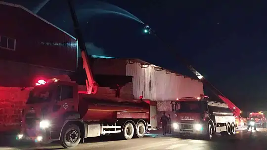 Gaziantep'teki fabrika yangını 4 saatte kontrol altına alındı