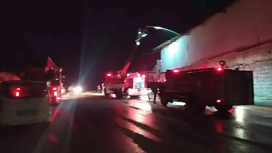 Gaziantep'teki fabrika yangını 4 saatte kontrol altına alındı
