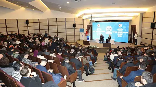 Gaziantep'teki KOBİ'ler 'Akıllı KOBİ Dijital Dönüşüm Konferansı'nda bir araya geldi
