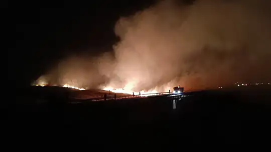 Gaziantep'teki mera ve anız yangınına müdahale sürüyor