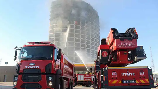Gaziantep'teki otel yangını 5 saatte kontrol altına alındı