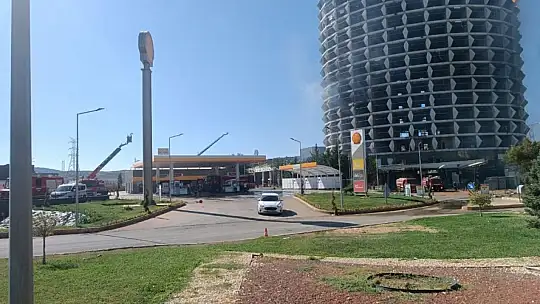 Gaziantep'teki otel yangının petrol istasyonuna sıçramaması için önlem alındı