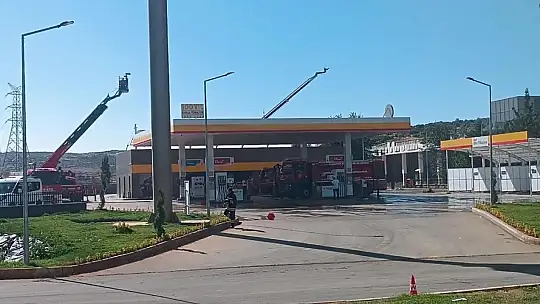 Gaziantep'teki otel yangının petrol istasyonuna sıçramaması için önlem alındı