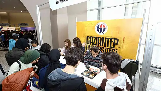 Gaziantep üniversite bölüm tanıtım ve kariyer Fuarı'na yoğun ilgi