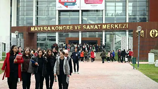 Gaziantep üniversite bölüm tanıtım ve kariyer Fuarı'na yoğun ilgi