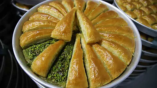 Gaziantepli baklavacıdan bayram öncesi dev indirim