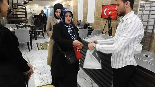 Gaziantepli gazi baklavacıdan şehitler günü etkinliği