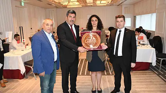 Gaziantepli halıcılar Japonya temaslarına Osaka'da başladı