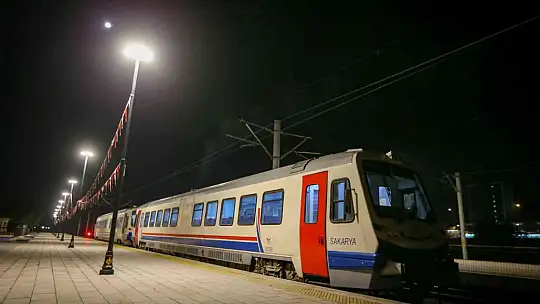 Gaziray ile entegre çalışan raybüs, yolculardan büyük rağbet görüyor