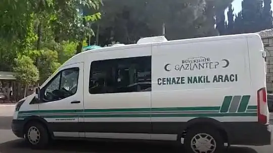 Gece bıçaklanan genç, sabah hayatını kaybetti