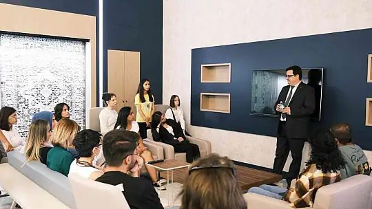 Geleceğin Tasarımcıları Halı Fabrikasını Ziyaret Etti