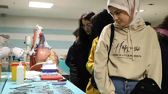 Geleceğin üniversitelileri Sanko Üniversitesi'ni ziyaret etti
