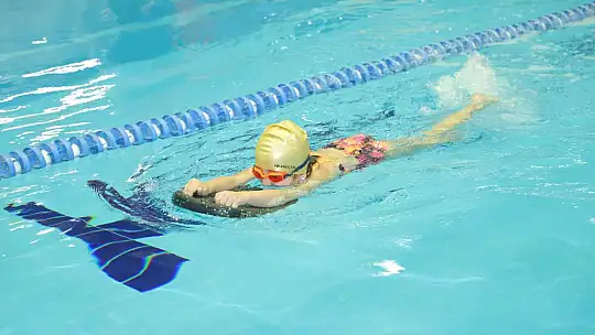 Geleneksel Ata yüzme şenlikleri coşkuyla başladı