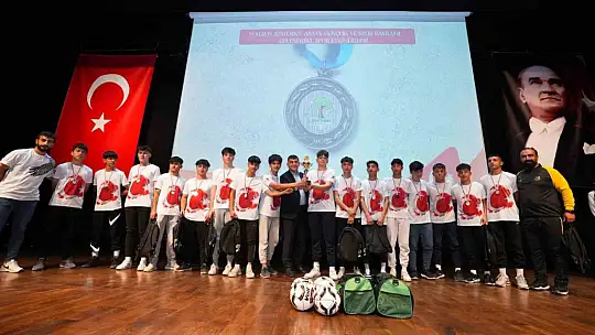 Geleneksel gençlik kupaları ödülleri sahiplerini buldu