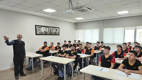 Gençler meslek hayallerine MST Makina'da kavuşuyor