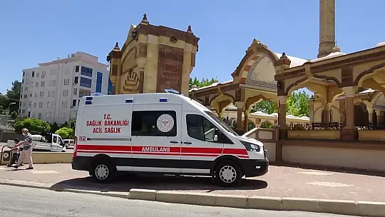 Gençler meyve toplarken duvar çöktü: 4 yaralı