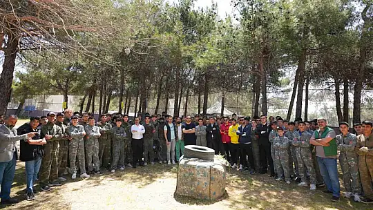 Gençlerin mekanında, gençlerle buluştular