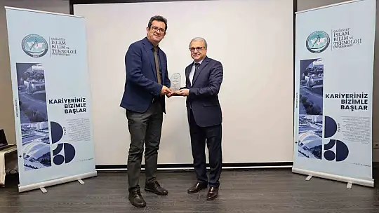 GİBTÜ'de geniş katılımlı 'Yapay Zeka Çağında Birey ve Toplum Çalıştayı' yapıldı