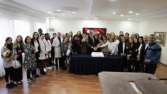 GKV'de öğretmenler ödüllendirildi