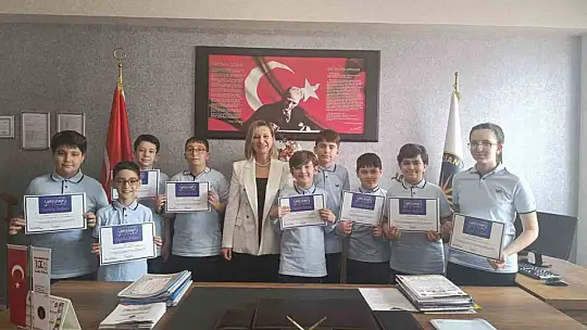 GKV Ortaokulu Zeka Oyunları Şampiyonasında Türkiye finallerinde