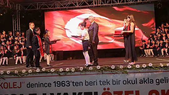 GKV Özel İlkokulu 60. yıl mezunlarını uğurladı