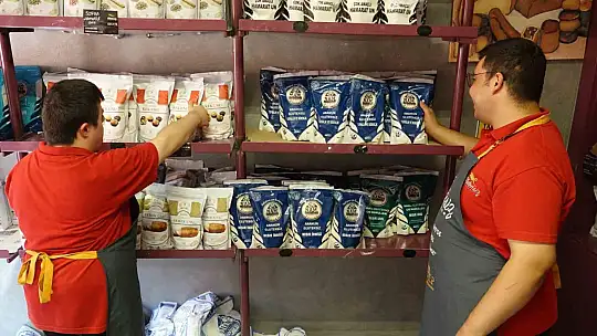 Glutensiz Bir Başka Kafe'nin 'özel ihtiyaçlı' çalışanları azimleriyle takdir topluyor