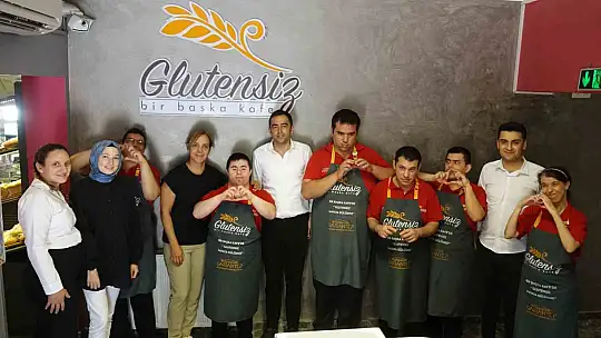 Glutensiz Bir Başka Kafe'nin 'özel ihtiyaçlı' çalışanları azimleriyle takdir topluyor