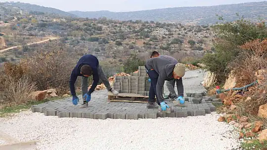 Göksüncük ve Yalangöz mahallelerine kilitli parke taşı