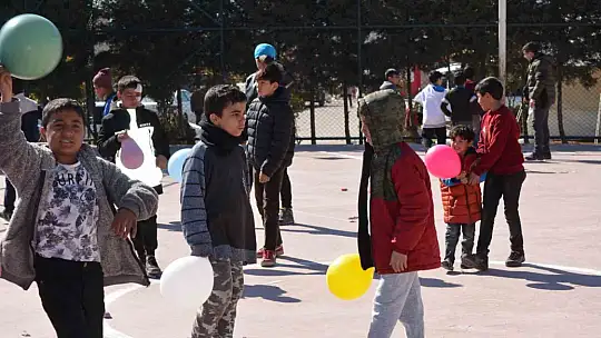 Gönüllü öğretmenler depremzedeler için seferber oldu