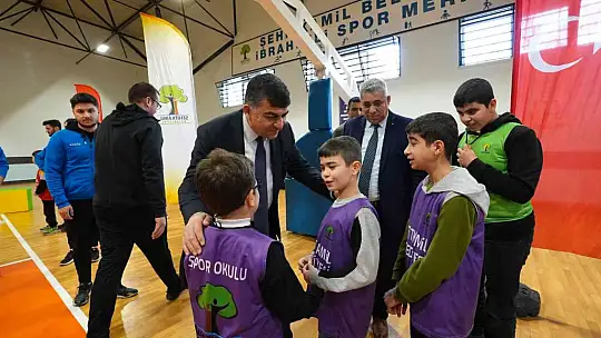 Görme engelli öğrenciler spor yaptı, oyunlar oynadı