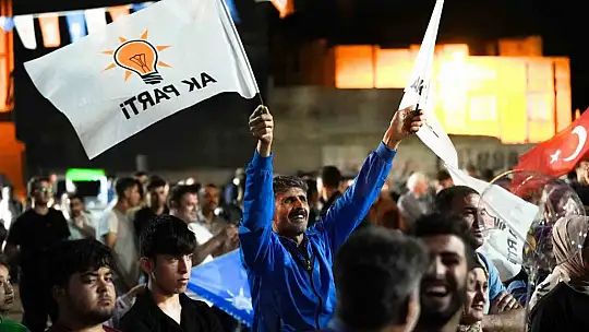 Gül, Fadıloğlu ile Şahin, Mevlana'daki vatandaşlarla buluştu