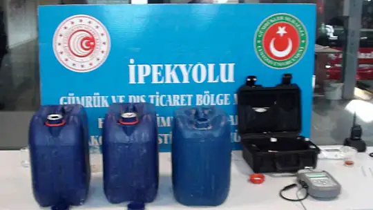 Gümrük muhafaza ekipleri, bidonlara gizlenmiş 57 kilogramlık uyuşturucunun yurda girişini engelledi